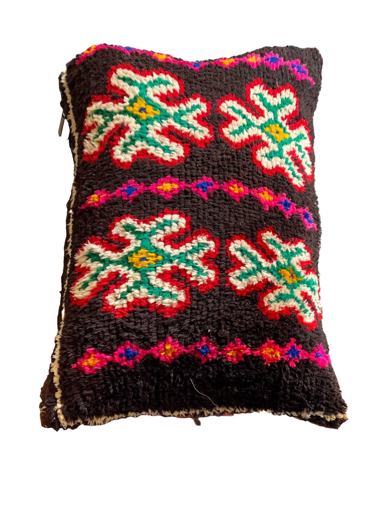 Kalaat M'Gouna's Symbolic Vintage Pillow - Salam Hello